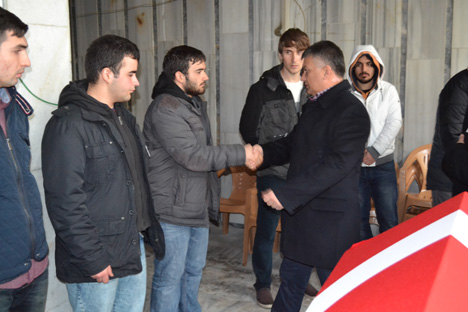 yildirim-karaduman-cenaze-toreni-taziye-12.jpg yildirim-karaduman-cenaze-toreni-taziye-12.jpg