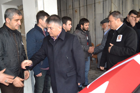 yildirim-karaduman-cenaze-toreni-taziye-13.jpg yildirim-karaduman-cenaze-toreni-taziye-13.jpg