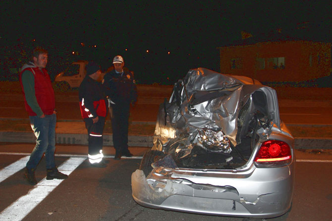 yolcu-otobusu-ile-otomobil-carpisti-5-yarali-1.jpg yolcu-otobusu-ile-otomobil-carpisti-5-yarali-1.jpg