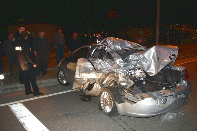 yolcu-otobusu-ile-otomobil-carpisti-5-yarali-2.jpg yolcu-otobusu-ile-otomobil-carpisti-5-yarali-2.jpg