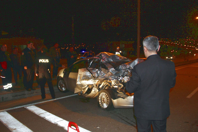 yolcu-otobusu-ile-otomobil-carpisti-5-yarali-3.jpg yolcu-otobusu-ile-otomobil-carpisti-5-yarali-3.jpg