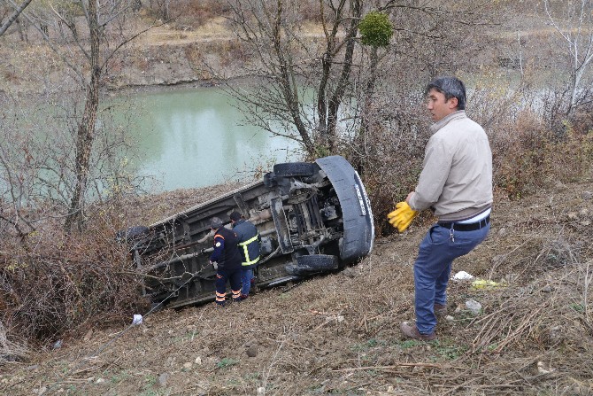 yozgatta-ordu-genclerbirligi-kadin-hentbol-takimini-tasiyan-minibusun-dere-yatagina-devrilmesi-sonucu-ilk-belirlemelere-gore-bir-kisi-oldu,-15-kisi-yaralandi-(4).jpg