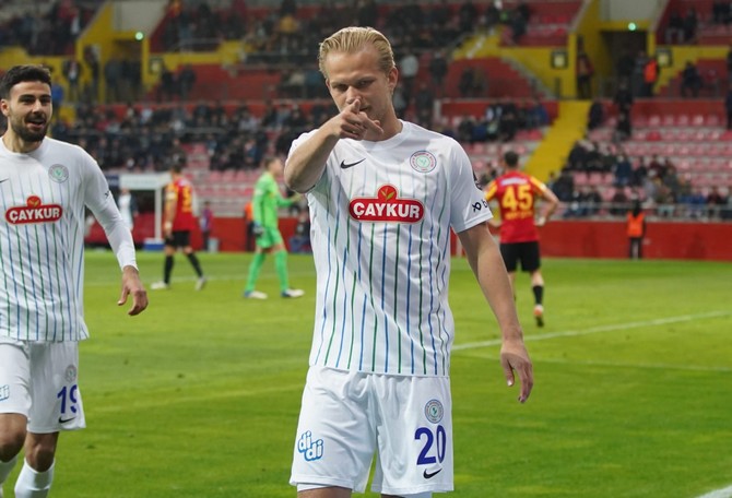 yukatel-kayserispor-caykur-rizespor-maci-1.jpg