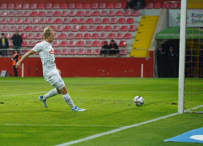 yukatel-kayserispor-caykur-rizespor-maci-5.jpg
