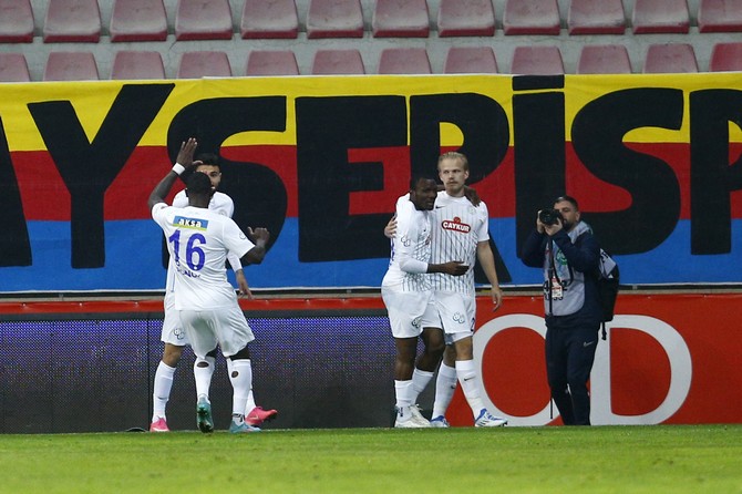 yukatel-kayserispor-ile-caykur-rizespor-1.jpg