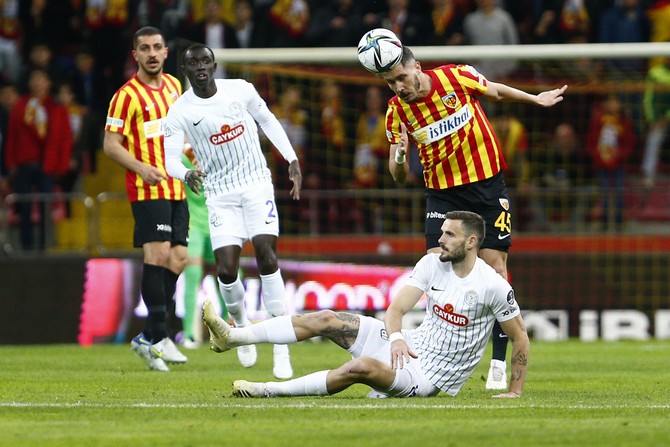 yukatel-kayserispor-ile-caykur-rizespor-15.jpg