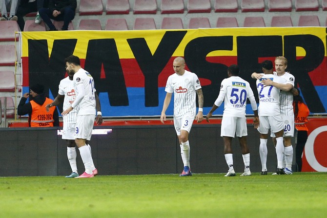 yukatel-kayserispor-ile-caykur-rizespor-4-001.jpg