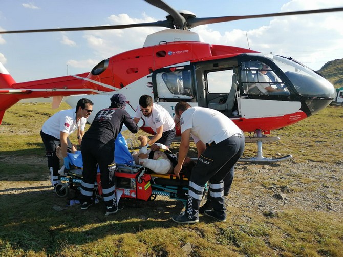 yuksek-gerilim-hattinda-yaralanan-isci-ambulans-helikopterle-alindi-(3).jpg