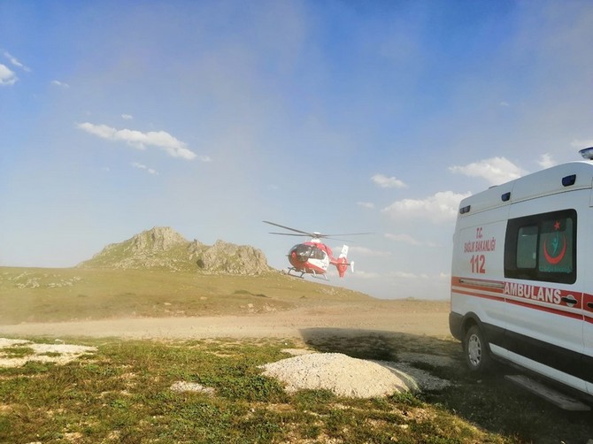 yuksek-gerilim-hattinda-yaralanan-isci-ambulans-helikopterle-alindi-(5).jpg