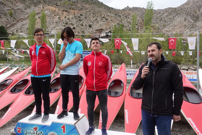 yusufeli-akarsu-kano-slalom-bahar-kupasi-yarislari-sona-erdi-(11).jpg