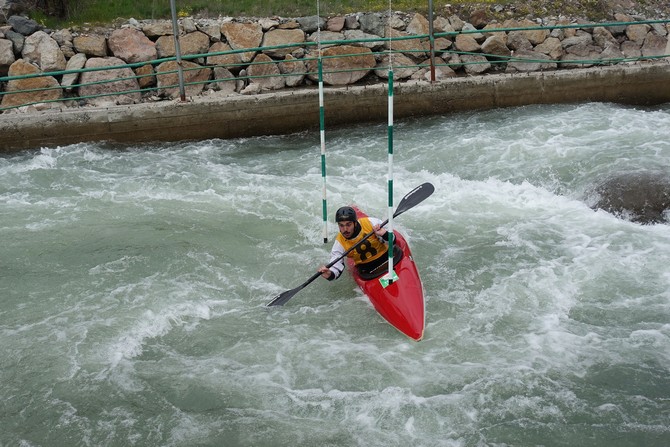 yusufeli-akarsu-kano-slalom-bahar-kupasi-yarislari-sona-erdi-(7).jpg
