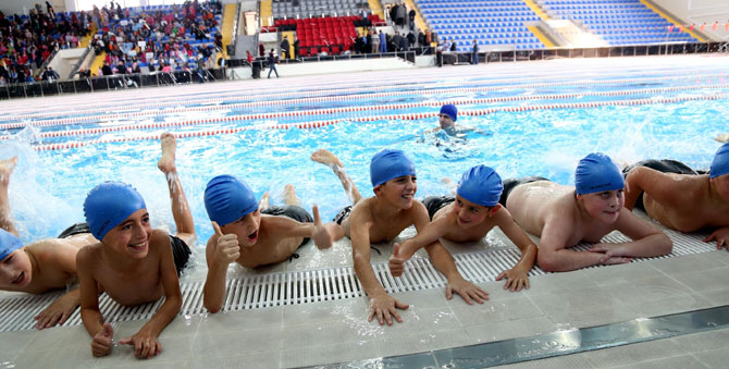 yuzen-cocuklar.jpg yuzen-cocuklar.jpg