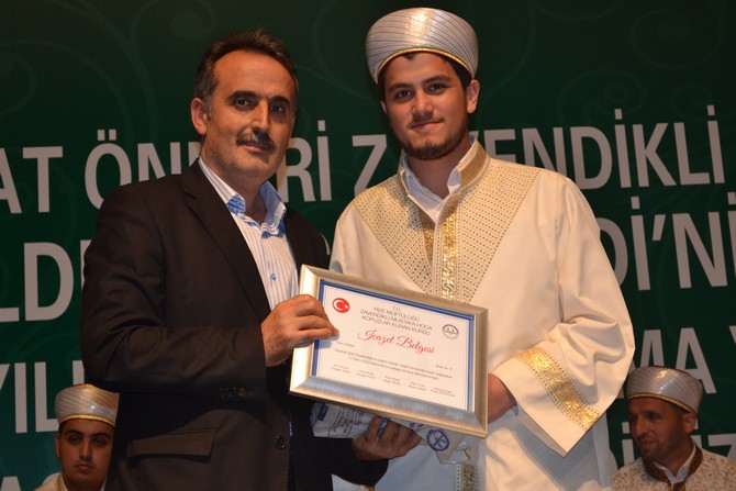 zavendikli-mustafa-hoca-kopuzlar-kur’an-kursu,-ilk-icazet-toreni-(23).jpg