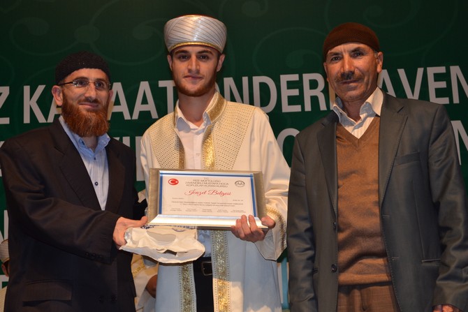 zavendikli-mustafa-hoca-kopuzlar-kur’an-kursu,-ilk-icazet-toreni-(26).jpg
