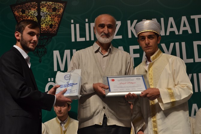 zavendikli-mustafa-hoca-kopuzlar-kur’an-kursu,-ilk-icazet-toreni-(31).jpg