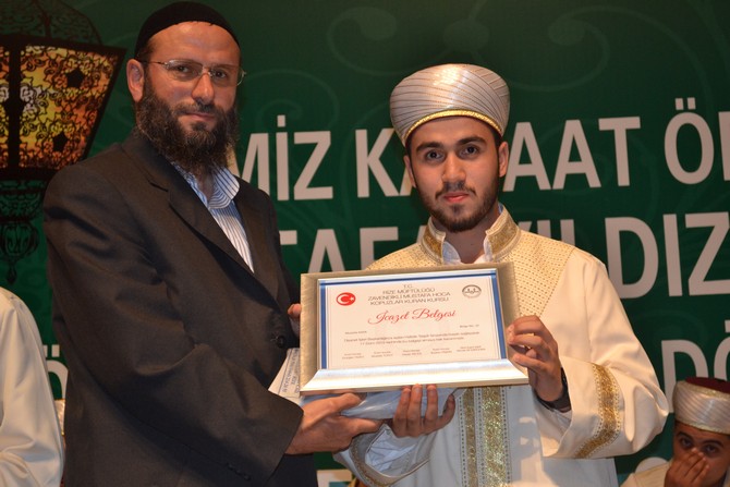 zavendikli-mustafa-hoca-kopuzlar-kur’an-kursu,-ilk-icazet-toreni-(45).jpg
