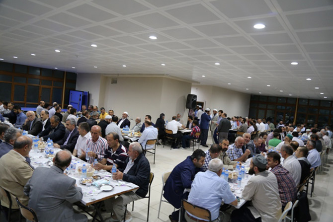 zavendikli-mustafa-hoca-kopuzlar-kuran-kursunda-duzenlenen-iftar-programi3.jpg zavendikli-mustafa-hoca-kopuzlar-kuran-kursunda-duzenlenen-iftar-programi3.jpg