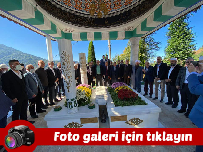 zavendikli-mustafa-hocaefendi-kabri-basinda-anildi.jpg