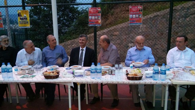 zavendikli-mustafa-yildiz-hoca-efendi-kur’an-kurslari-iftar-programi-(2).jpg