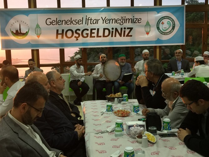 zavendikli-mustafa-yildiz-hocaefendi-kuran-kurslari-iftar-programi-(1).jpg