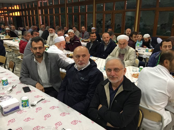 zavendikli-mustafa-yildiz-hocaefendi-kuran-kurslari-iftar-programi-(11).jpg