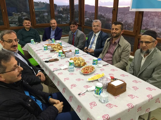 zavendikli-mustafa-yildiz-hocaefendi-kuran-kurslari-iftar-programi-(12).jpg