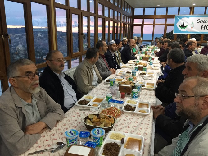 zavendikli-mustafa-yildiz-hocaefendi-kuran-kurslari-iftar-programi-(16).jpg
