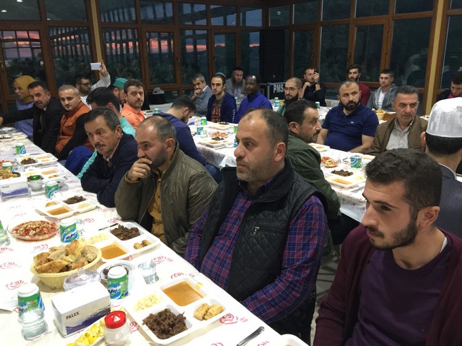 zavendikli-mustafa-yildiz-hocaefendi-kuran-kurslari-iftar-programi-(17).jpg