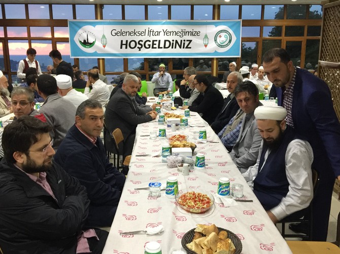 zavendikli-mustafa-yildiz-hocaefendi-kuran-kurslari-iftar-programi-(18).jpg