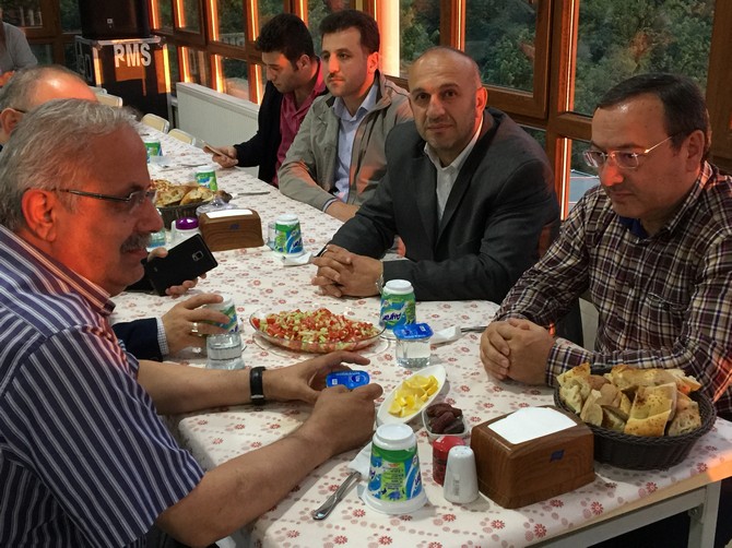 zavendikli-mustafa-yildiz-hocaefendi-kuran-kurslari-iftar-programi-(2).jpg