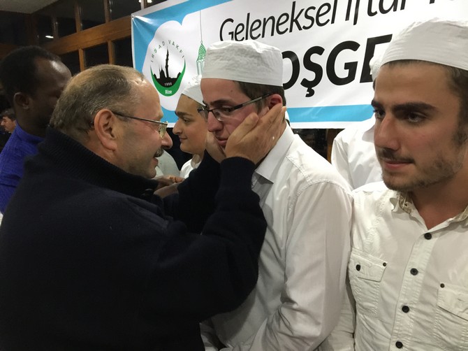 zavendikli-mustafa-yildiz-hocaefendi-kuran-kurslari-iftar-programi-(22).jpg