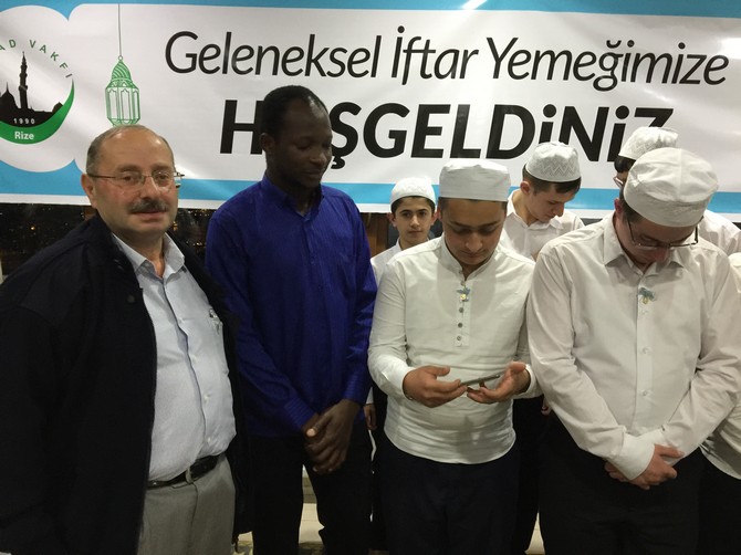 zavendikli-mustafa-yildiz-hocaefendi-kuran-kurslari-iftar-programi-(23).jpg