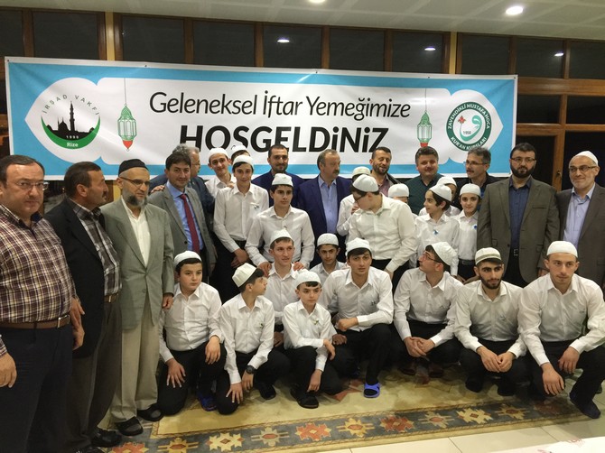 zavendikli-mustafa-yildiz-hocaefendi-kuran-kurslari-iftar-programi-(24).jpg