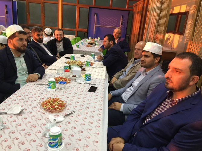 zavendikli-mustafa-yildiz-hocaefendi-kuran-kurslari-iftar-programi-(6).jpg
