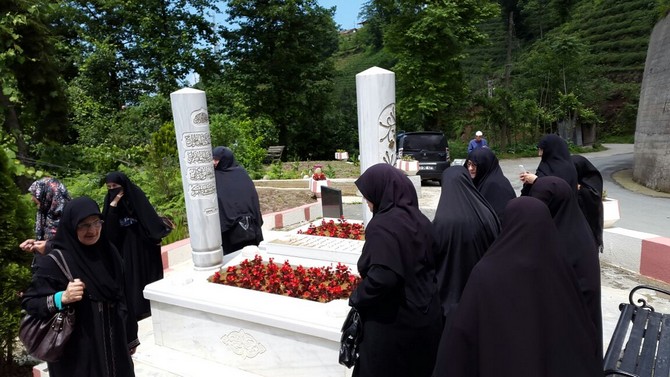zavendikli-mustafa-yildiz-hocaefendiyi-kabri-basinda-anma-(2).jpg