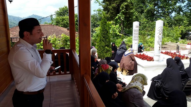zavendikli-mustafa-yildiz-hocaefendiyi-kabri-basinda-anma-(5).jpg