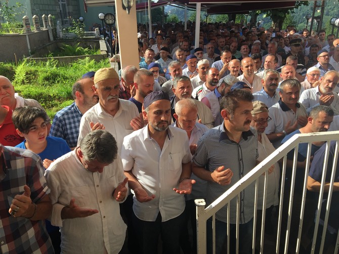 zehra-ozturk-un-cenazesi-kalkandere-rize-(19).jpg