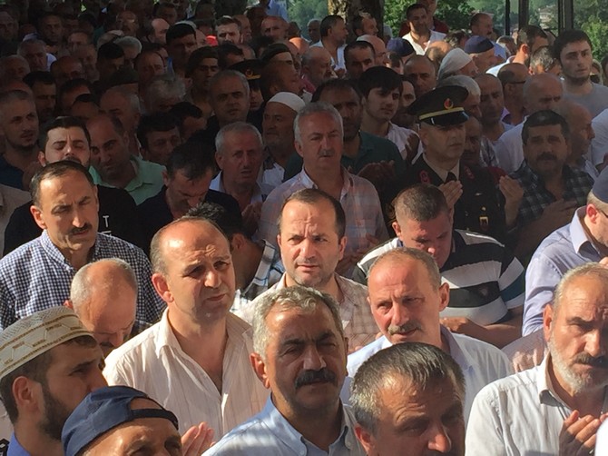 zehra-ozturk-un-cenazesi-kalkandere-rize-(22).jpg