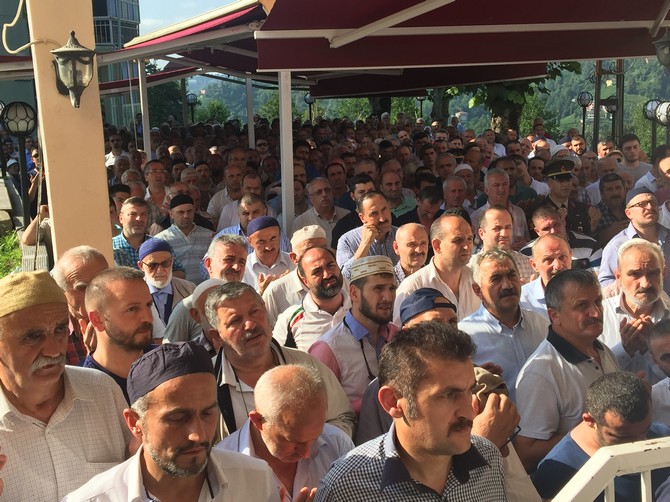 zehra-ozturk-un-cenazesi-kalkandere-rize-(24).jpg