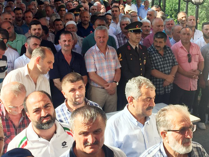 zehra-ozturk-un-cenazesi-kalkandere-rize-(9).jpg