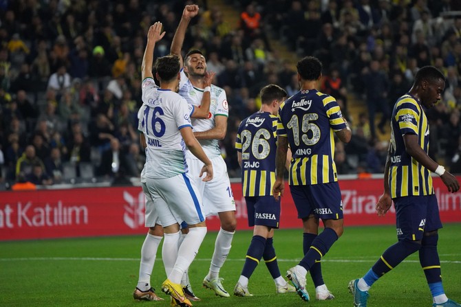 ziraat-turkiye-kupasi-son-16-turunda-fenerbahce-ile-caykur-rizespor-takimlari-ulker-stadinda-karsilasti-43.jpg