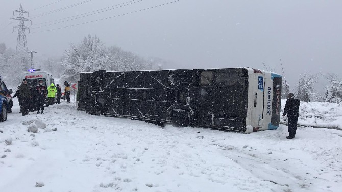 zonguldakta-yolcu-otobusu-devrildi-(3).jpg